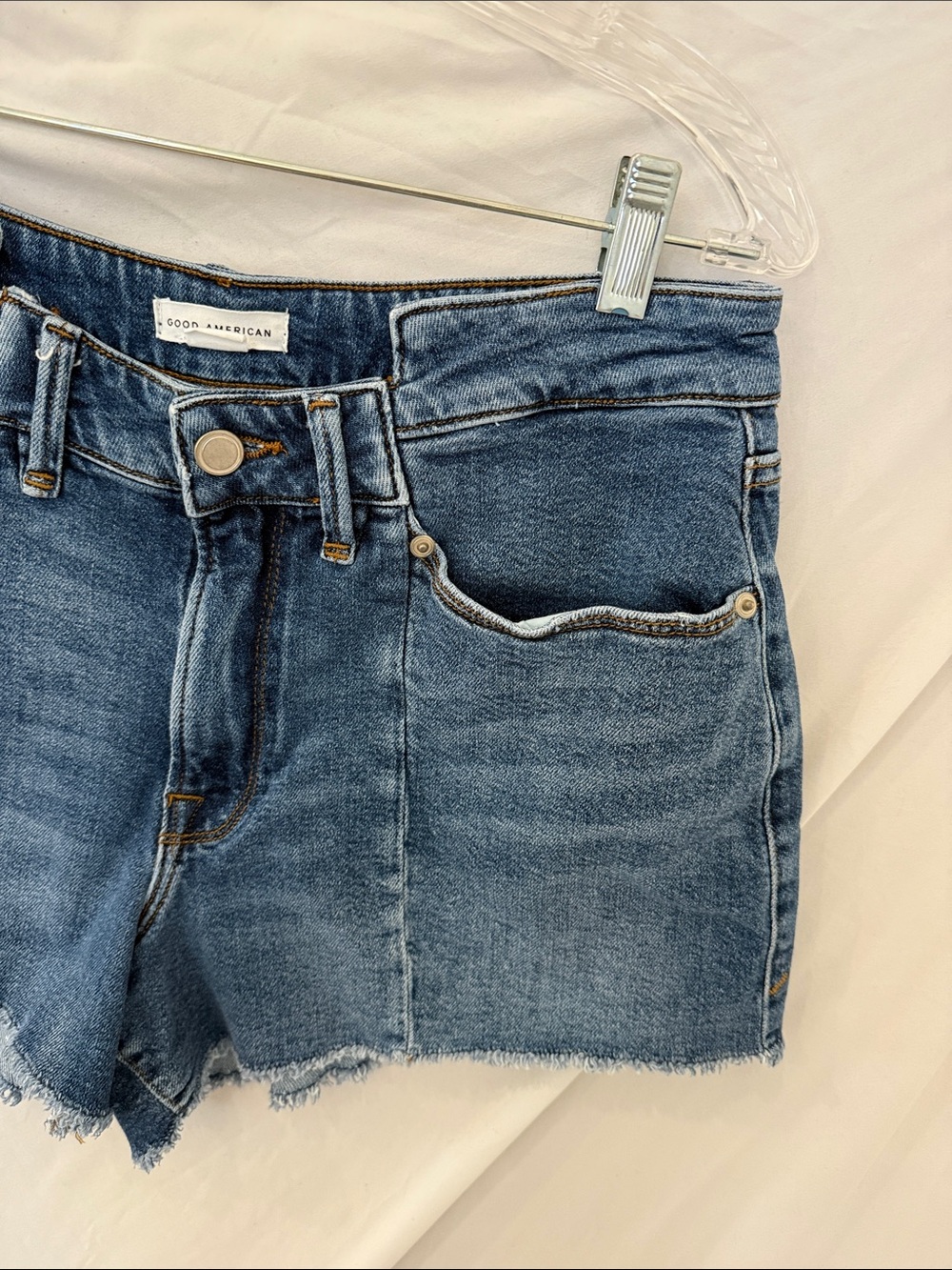 Good American jean shorts sz 6/ 28 - Picture 3 of 7